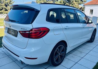 BMW 218d 1. Besitz  // Sport Line  // Topzustand - jedes Service bei BMW - Anhängerkupplung