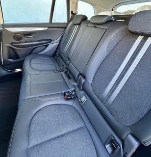 BMW 218d 1. Besitz  // Sport Line  // Topzustand - jedes Service bei BMW - Anhängerkupplung