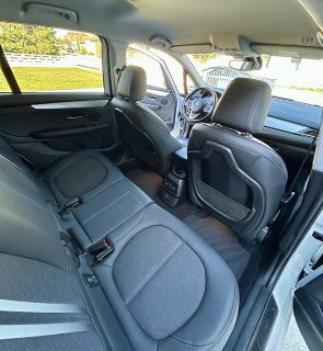BMW 218d 1. Besitz  // Sport Line  // Topzustand - jedes Service bei BMW - Anhängerkupplung