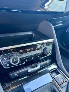 BMW 218d 1. Besitz  // Sport Line  // Topzustand - jedes Service bei BMW - Anhängerkupplung
