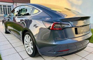 Tesla Model 3 Standard Range Plus 57,5kWh - AHK - Neuwertiger Fahrzeugzustand