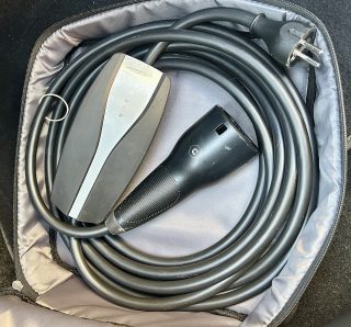 Tesla Model 3 Standard Range Plus 57,5kWh - AHK - Neuwertiger Fahrzeugzustand