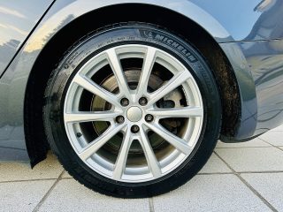 Tesla Model 3 Standard Range Plus 57,5kWh - AHK - Neuwertiger Fahrzeugzustand