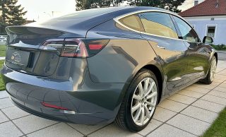 Tesla Model 3 Standard Range Plus 57,5kWh - AHK - Neuwertiger Fahrzeugzustand