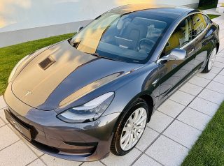 Tesla Model 3 Standard Range Plus 57,5kWh - AHK - Neuwertiger Fahrzeugzustand