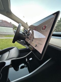 Tesla Model 3 Standard Range Plus 57,5kWh - AHK - Neuwertiger Fahrzeugzustand