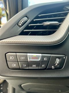 BMW 118i M-Sport // Navi // Sitzheizung // LED // Hifi // Alarm - Topzustand