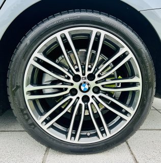 BMW 520d xDrive Touring Aut. - M Sportpaket - Adaptive Drive - Glasdach - Topausstattung