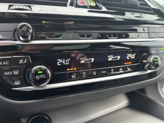 BMW 520d xDrive Touring Aut. - M Sportpaket - Adaptive Drive - Glasdach - Topausstattung