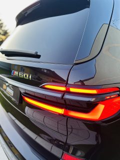 BMW X7 M60i xDrive  Neupreis 200.000 € - 1. Besitz Neuwagenzustand // 6 Sitzer // Topausstattung