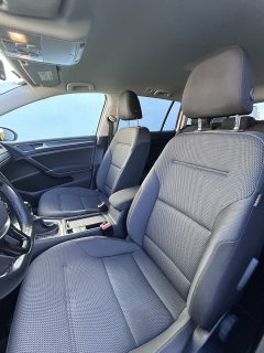 VW Golf Variant Standheizung - AHK schwenkbar - Sitzheizung - Einparkhilfe - Comfortline