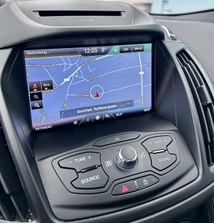 Ford Kuga 2,0 TDCi Titanium - Topzustand - AHK - 8-fach