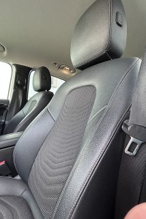 Mercedes-Benz GLA 200 d 4matic Entry Österreich-Edition Aut. - Topzustand - AHK - Winter Paket LED Scheinwerfer