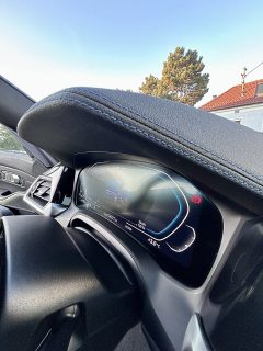 BMW 330e PHEV xDrive Touring Aut. - M-Sport - Laser - Hud - Pano - ACC - Harman Sound, AHK, Leder uvm
