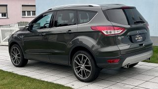 Ford Kuga 2,0 TDCi Titanium - Topzustand - AHK - 8-fach