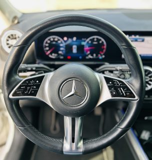 Mercedes-Benz GLA 200 d 4matic Entry Österreich-Edition Aut. - Topzustand - AHK - Winter Paket LED Scheinwerfer