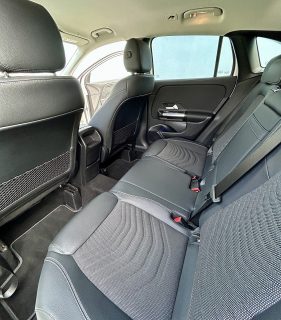 Mercedes-Benz GLA 200 d 4matic Entry Österreich-Edition Aut. - Topzustand - AHK - Winter Paket LED Scheinwerfer