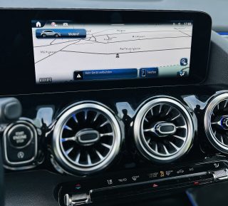 Mercedes-Benz GLA 200 d 4matic Entry Österreich-Edition Aut. - Topzustand - AHK - Winter Paket LED Scheinwerfer