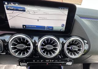 Mercedes-Benz GLA 200 d 4matic Entry Österreich-Edition Aut. - Topzustand - AHK - Winter Paket LED Scheinwerfer