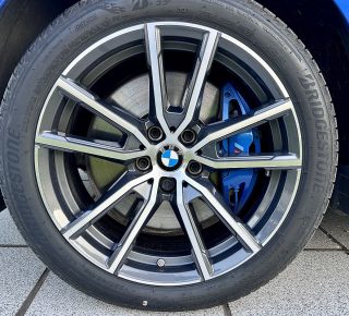 BMW 330e PHEV xDrive Touring Aut. - M-Sport - Laser - Hud - Pano - ACC - Harman Sound, AHK, Leder uvm